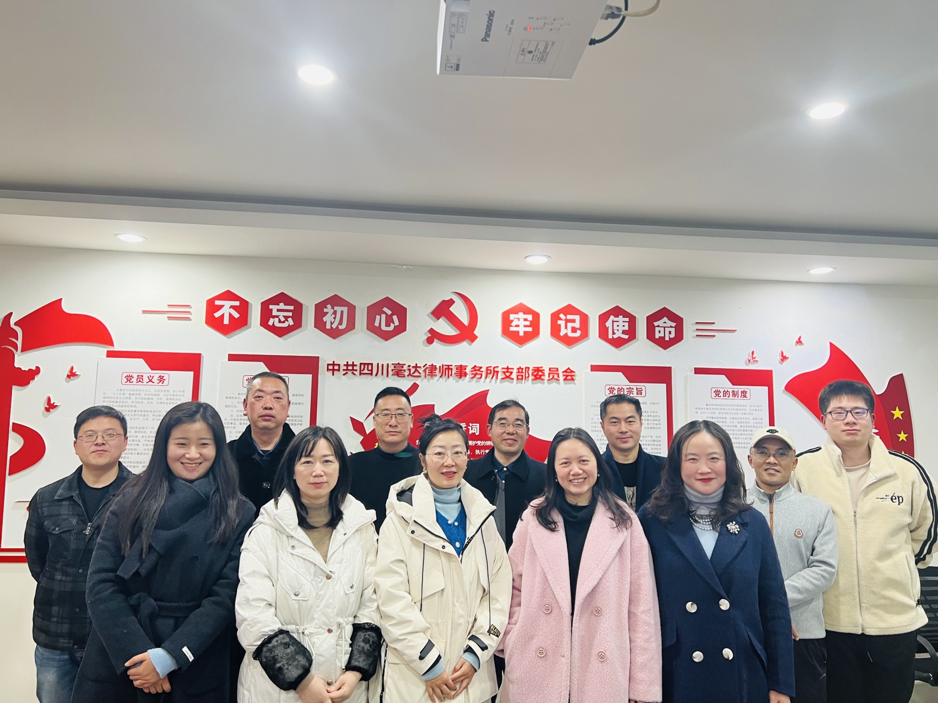 f4cce2acc6bc2bc1255cdb3e58b26ff.jpg f4cce2acc6bc2bc1255cdb3e58b26ff.jpg